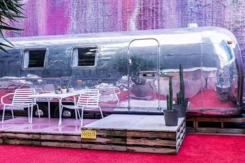 AIRSTREAM - Deluxe Queen Room