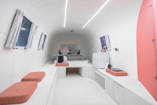 AIRSTREAM - Deluxe Queen Room