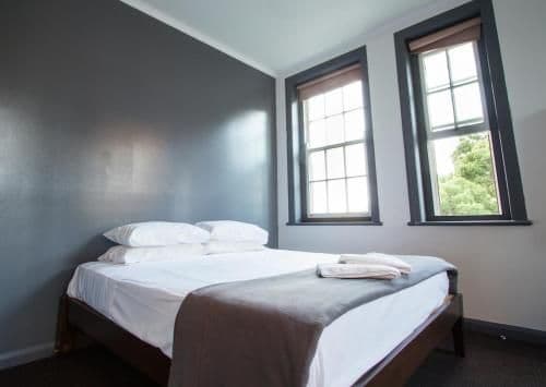 Budget Queen Room with Shared Bathroom