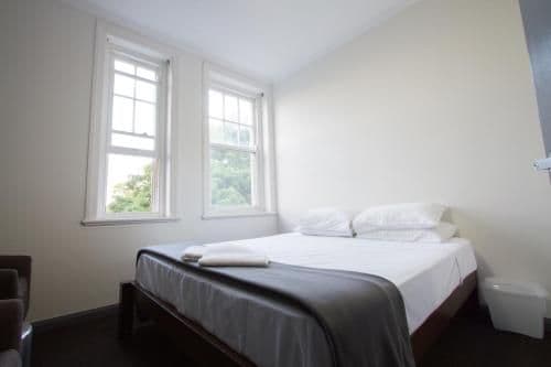 Budget Queen Room with Shared Bathroom