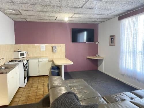 Deluxe Family Suite ( No Pets )