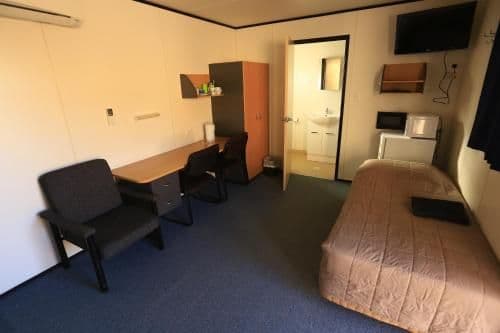 Triple Room with Bathroom - Above Ground