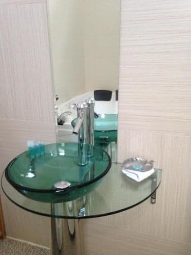 Two-Bedroom Apartment with Spa Bath