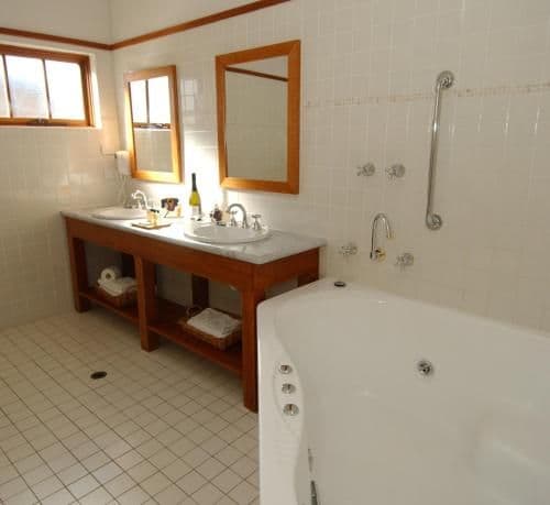 One Bedroom Unit Suite 1