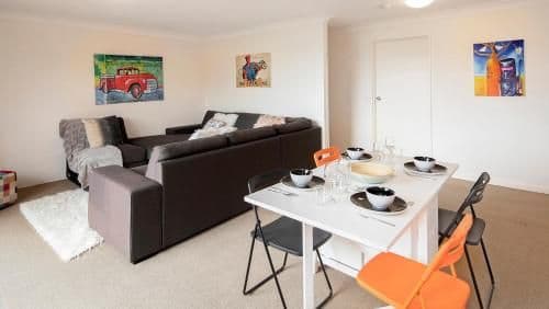 Apartment with Mountain View