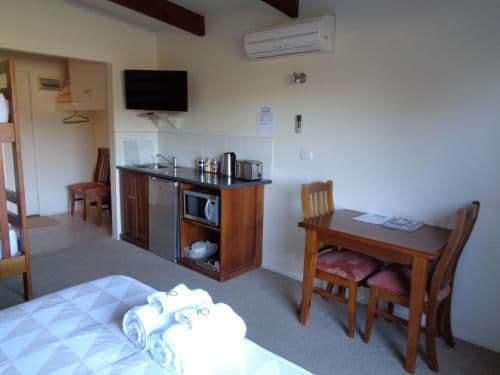 Motel Room - Pine 3
