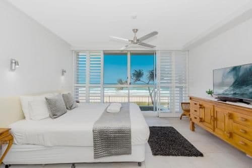 Superior Two-Bedroom Apartment - Beachfront North East DLX