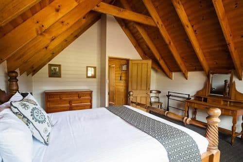 Three-Bedroom House - The Racquet Club
