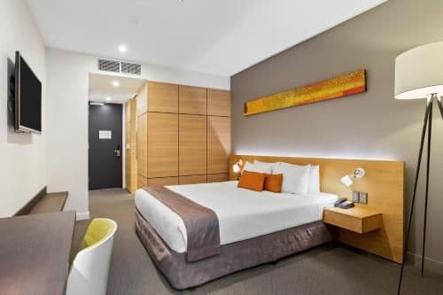 Premium Courtyard Access Room
