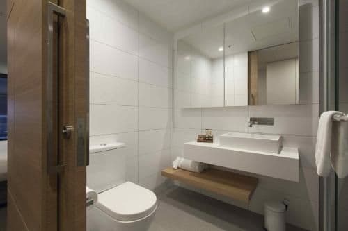 Premium Courtyard Access Room