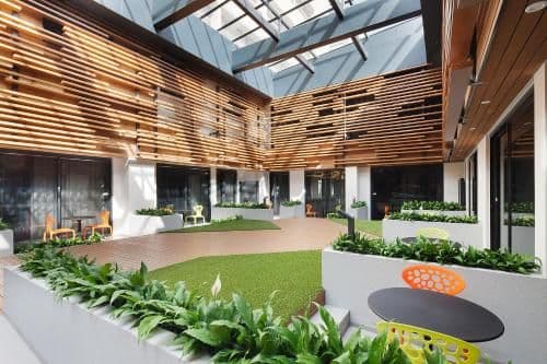 Premium Courtyard Access Room