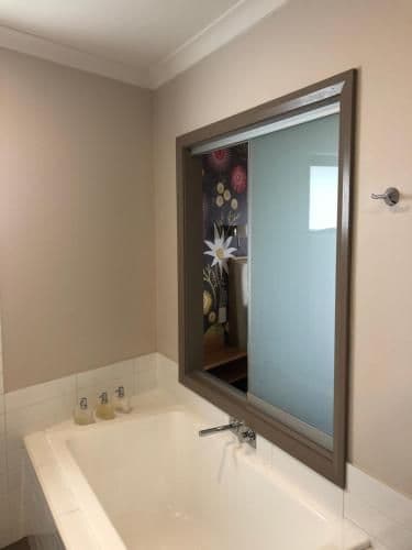 Queen Suite with Lake and Mountain Views