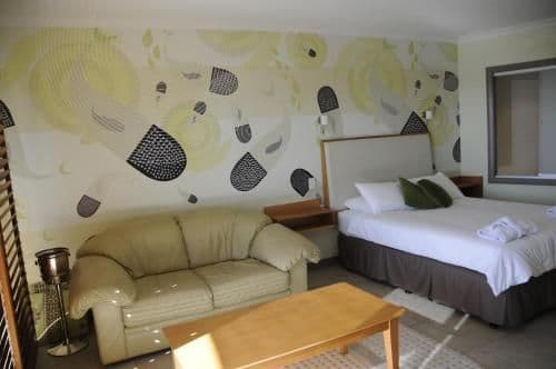 Queen Suite with Lake and Sea Views