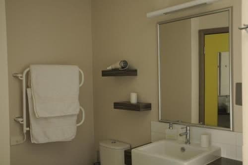 Queen Suite with Lake and Mountain Views