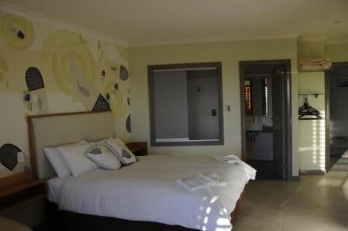 Queen Suite with Spa Bath and Ocean View