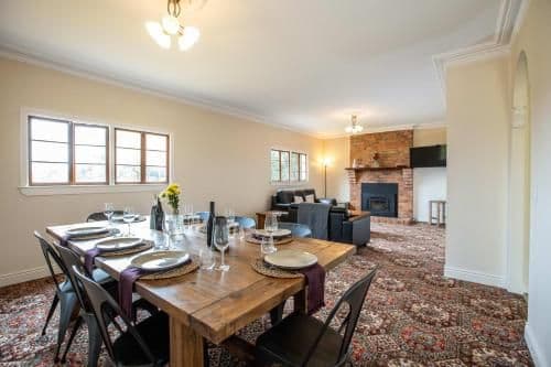 Four-Bedroom House ( Wine Makers Cottage )