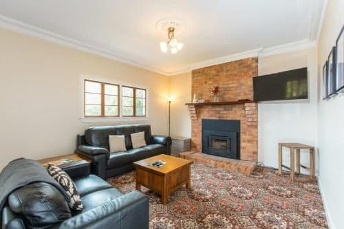 Four-Bedroom House ( Wine Makers Cottage )