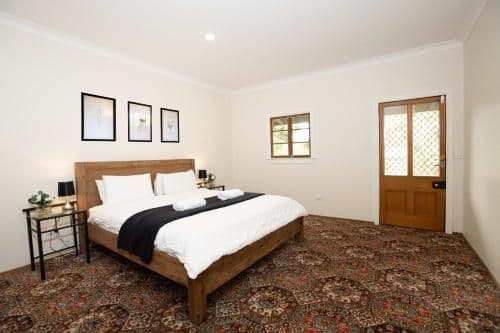 Four-Bedroom House ( Wine Makers Cottage )