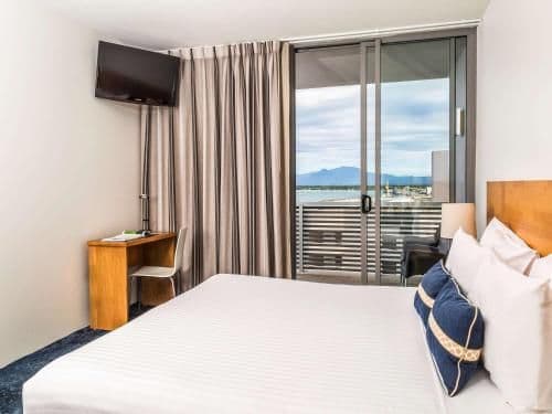 Studio Hotel Room