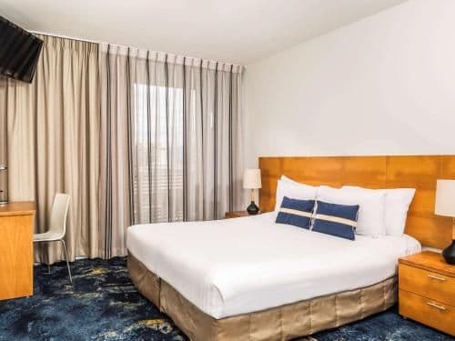 Studio Hotel Room