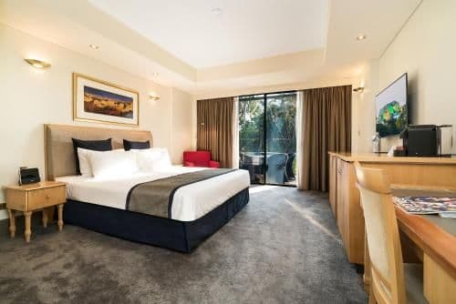 Superior Queen Room with Spa Bath