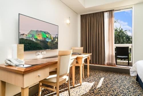 Deluxe Queen Room with Ocean View