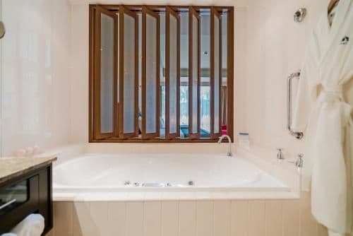 Superior Queen Room with Spa Bath