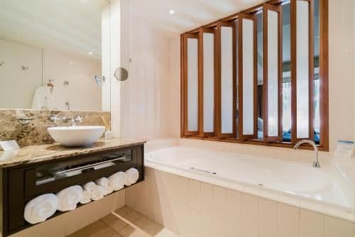 Superior Queen Room with Spa Bath