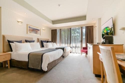 Superior Queen Room with Spa Bath