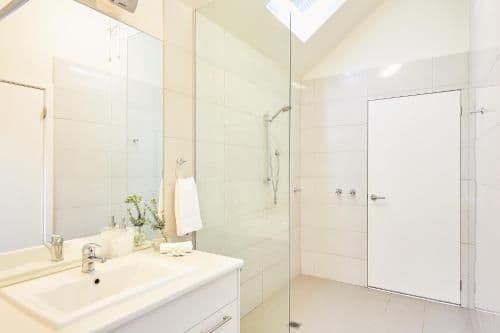 Three-Bedroom Apartment - Valleyview
