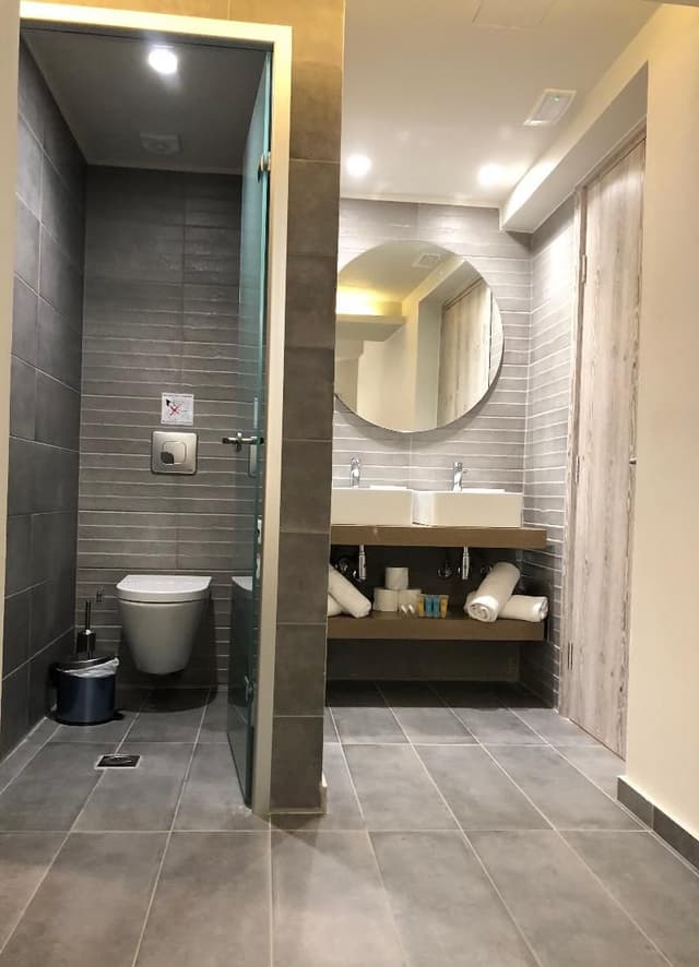 STUDIO DELUXE