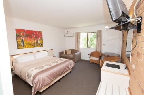 Deluxe Queen Room