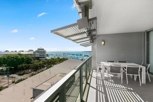 Two-Bedroom Apartment Premium Harbour View 