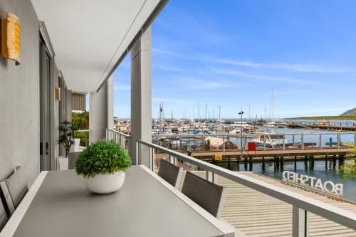 Two-Bedroom Apartment Premium Harbour View 
