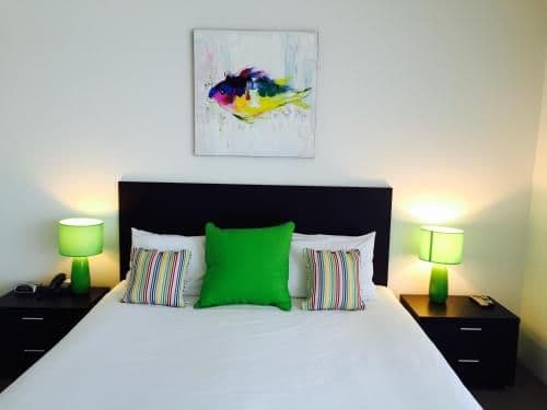 One-Bedroom Apartment with Harbour View