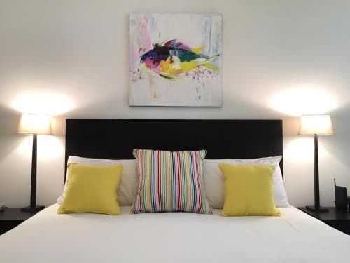 One-Bedroom Apartment with Harbour View
