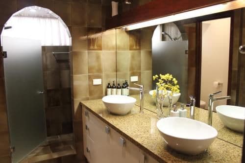 Deluxe Queen Suite
