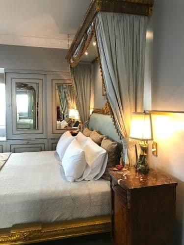 King Suite - Napoleon
