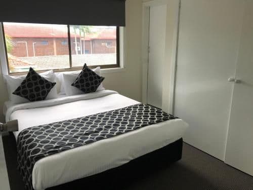 Deluxe Three-Bedroom Apartment