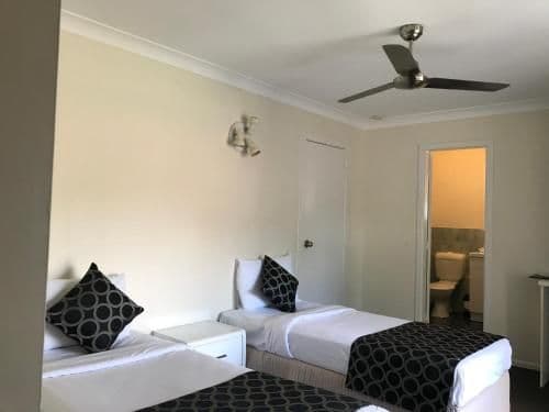 Deluxe Three-Bedroom Apartment