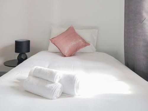 Single Room with Shared Bathroom