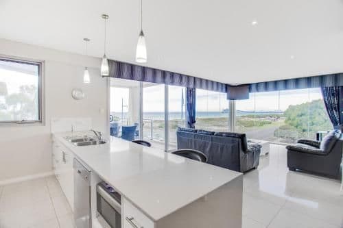 Three-Bedroom Executive Apartment with Ocean View - Ocean 2