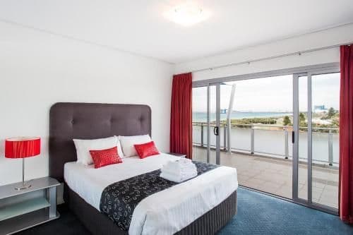 Three-Bedroom Executive Apartment with Ocean View - Ocean 2