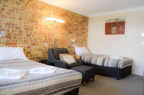 Queen and Single room Ground floor