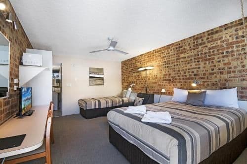 Queen and Single room Ground floor