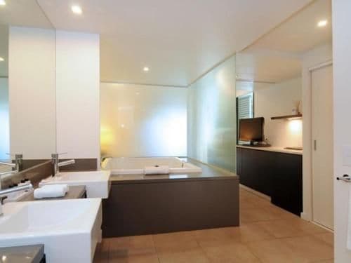 Three-Bedroom Penthouse Apartment with Balcony