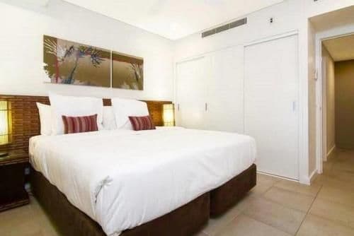 Three-Bedroom Penthouse Apartment with Balcony