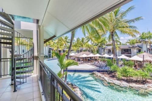 Apartment with Garden View