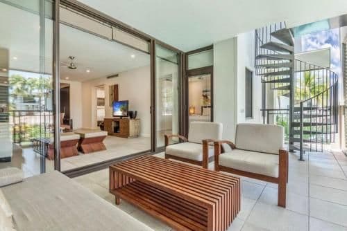 Apartment with Garden View