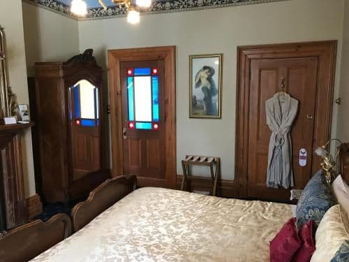 Upstairs Victorian Lemon Room Queen Bed